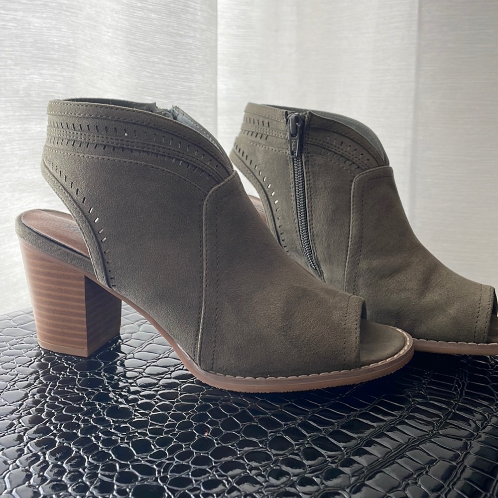 Sonoma size 8 heels